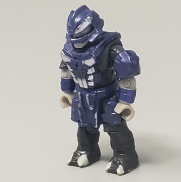 Mega Construx Halo Infinite Brute Warrior Mini-Action Figure - Picture 8 of 8